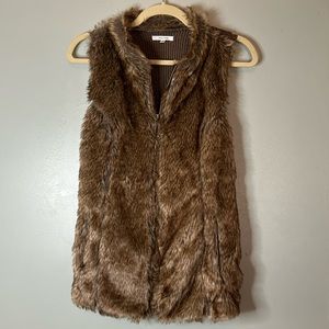 Women’s Faux fur vest. Size XS